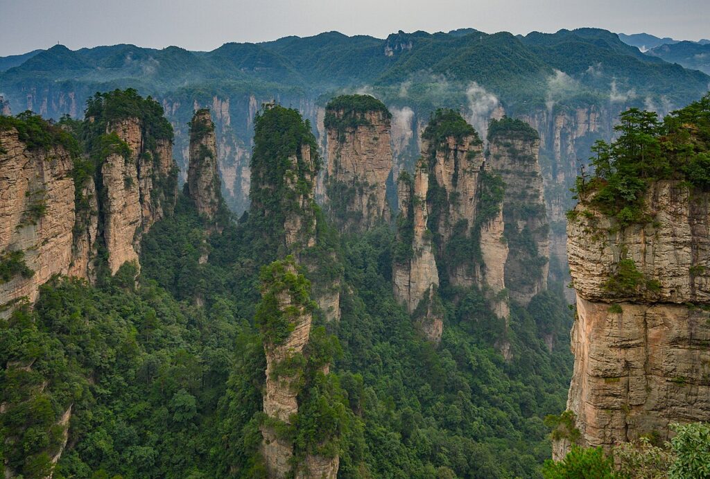 Pilastri di roccia nel Parco forestale nazionale di Zhangjiajie