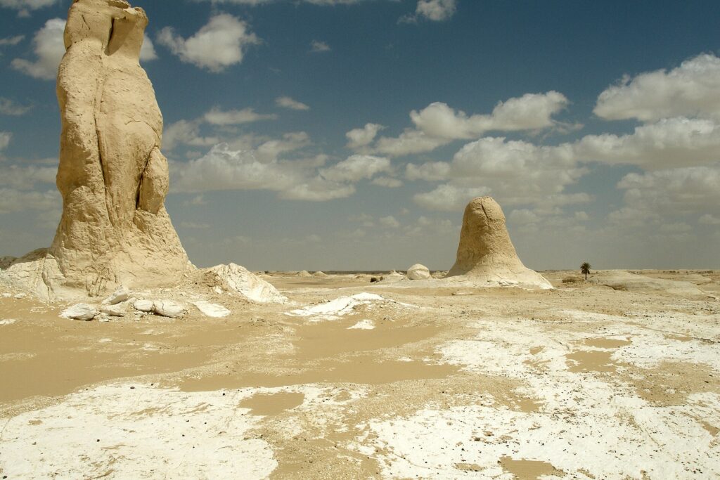 Formazioni calcaree nel Deserto Bianco
