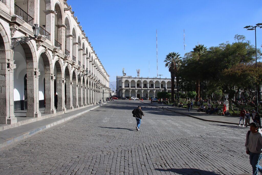 Plaza de Armas di Arequipa con edifici in sillar